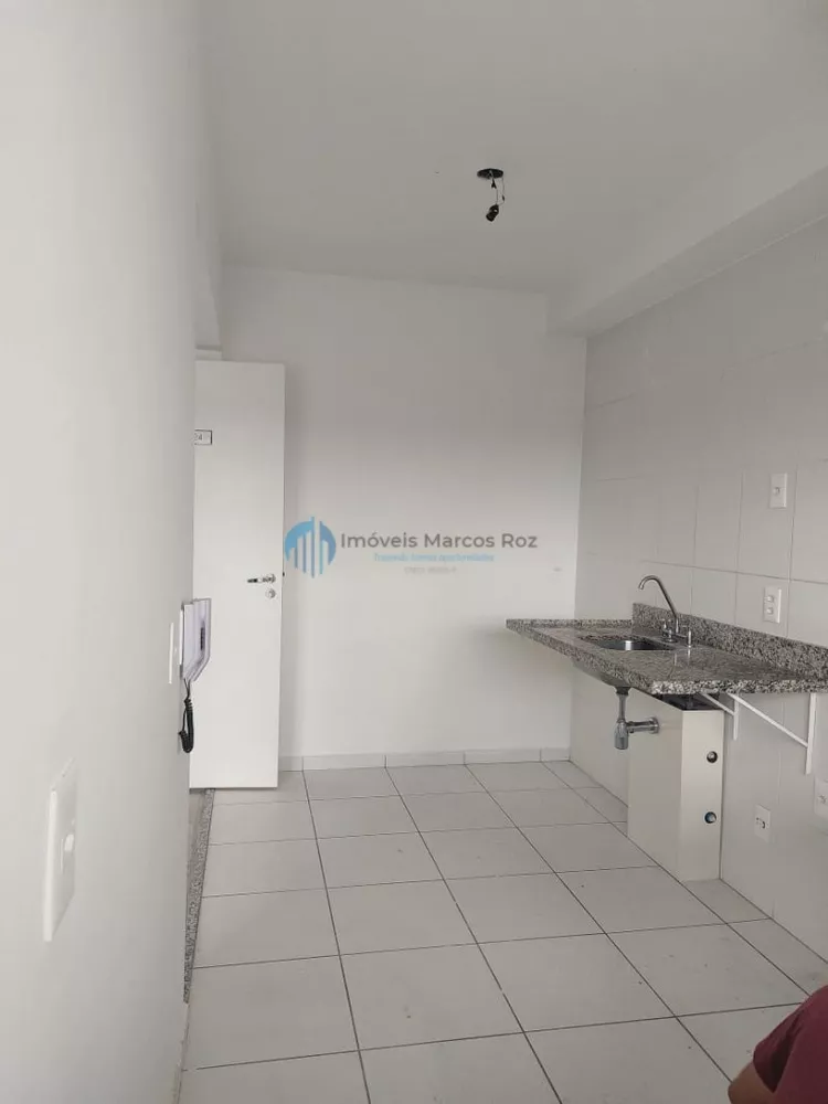 Apartamento à venda com 2 quartos, 60m² - Foto 2