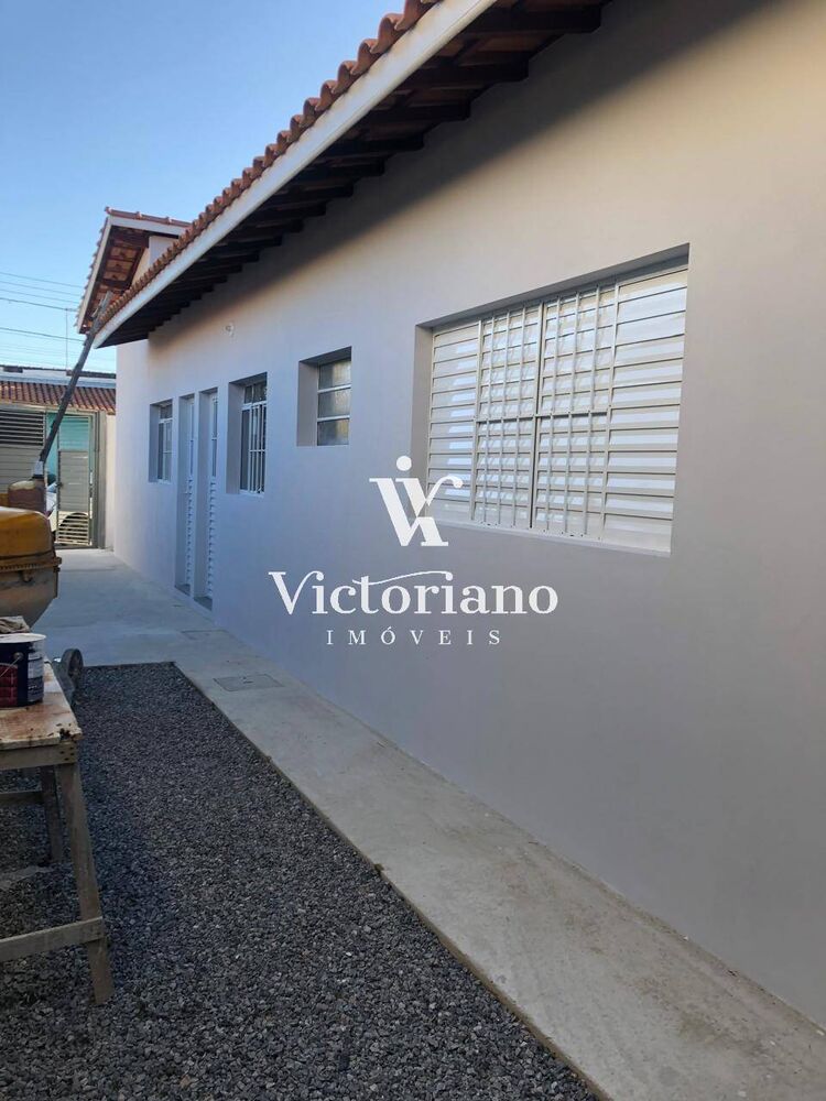 Casa à venda com 2 quartos, 60m² - Foto 1