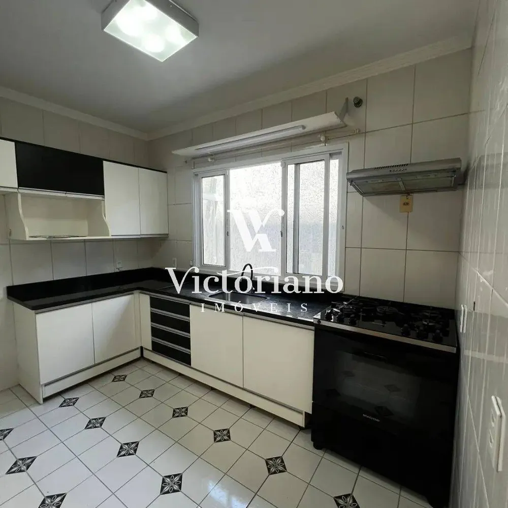 Casa, 31 quartos, 233 m² - Foto 2