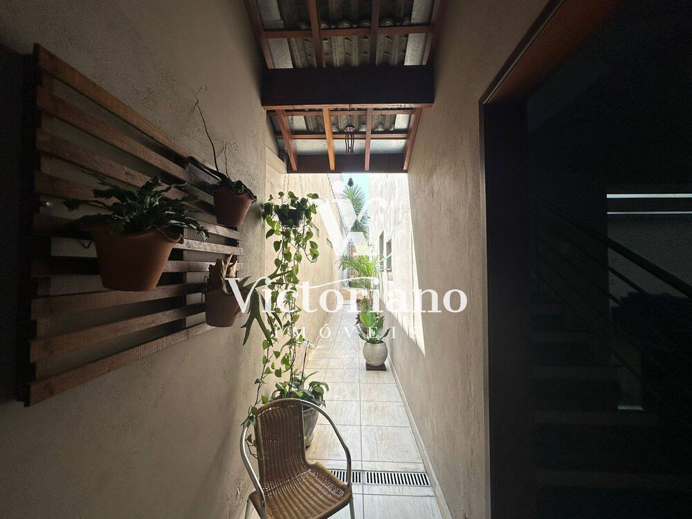 Casa, 4 quartos, 297 m² - Foto 1