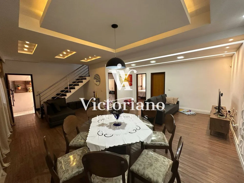 Casa, 4 quartos, 297 m² - Foto 2