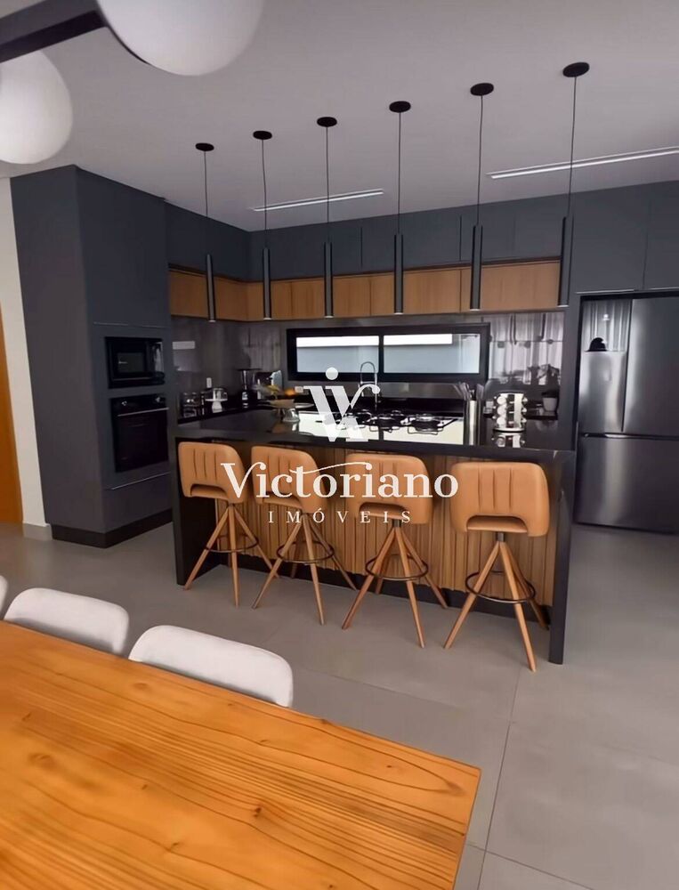 Casa de Condomínio à venda com 4 quartos, 323m² - Foto 1