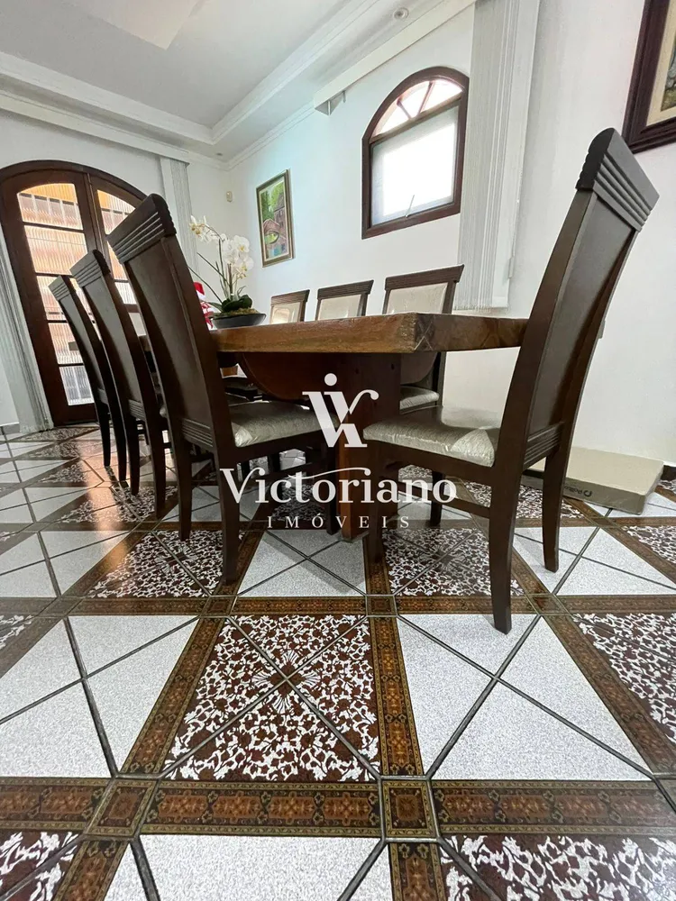 Casa, 4 quartos, 250 m² - Foto 1