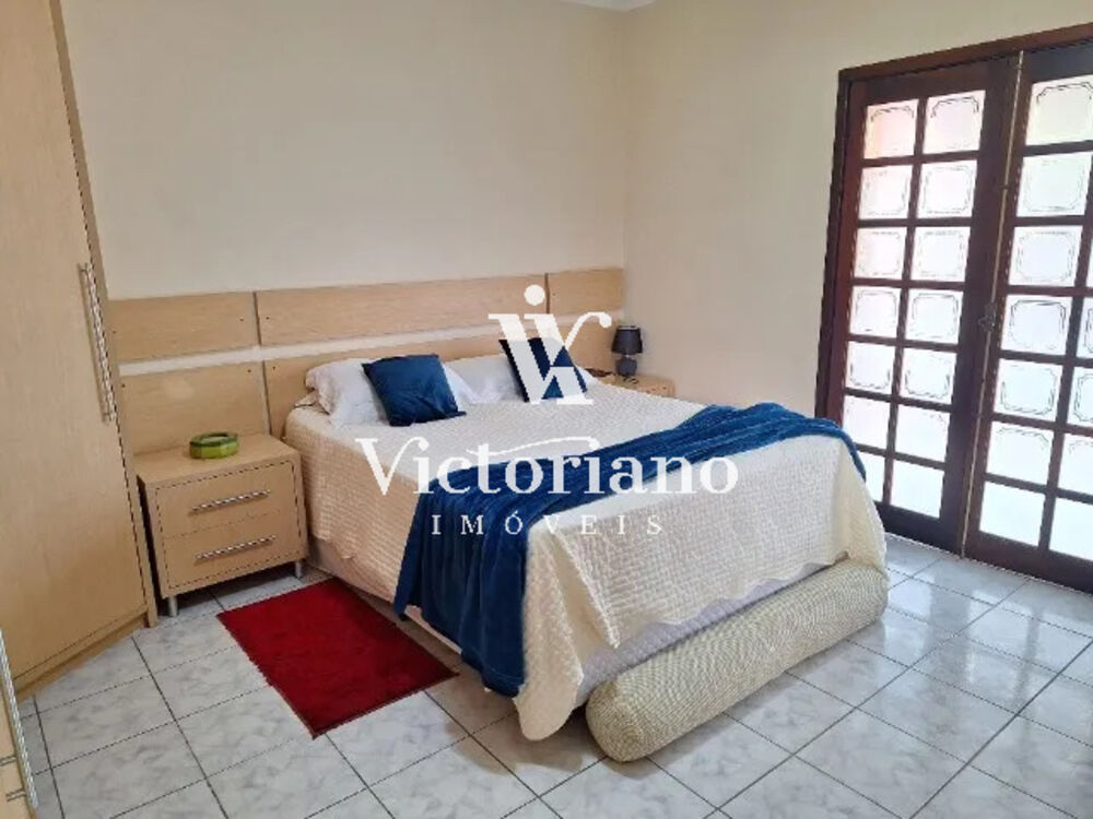 Casa à venda com 3 quartos, 214m² - Foto 2