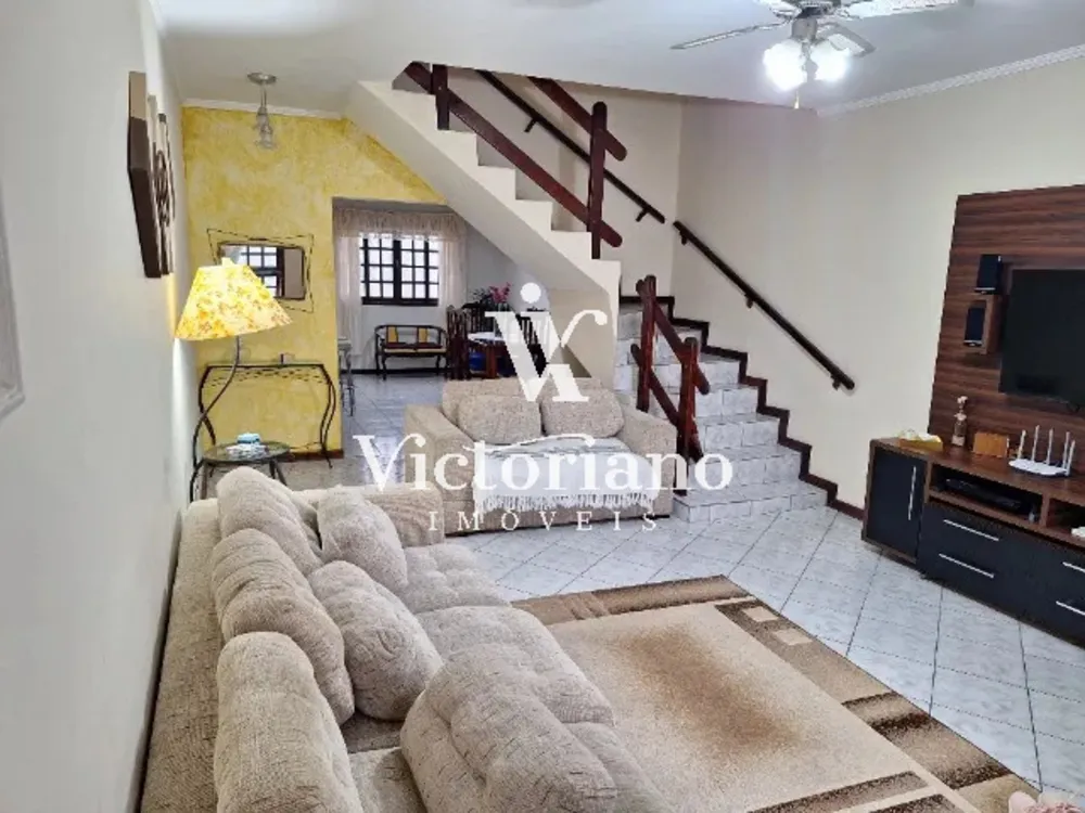 Casa, 3 quartos, 214 m² - Foto 3