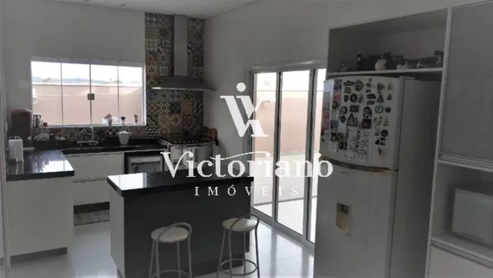 Casa de Condomínio à venda com 4 quartos, 300m² - Foto 4