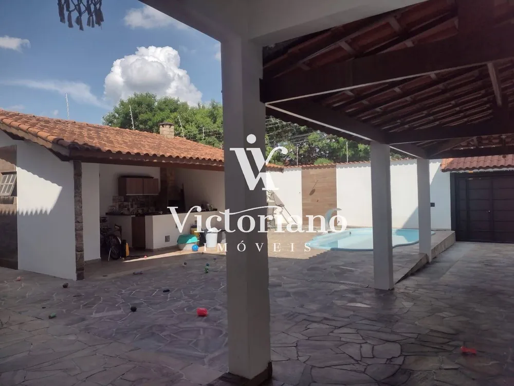 Casa, 4 quartos, 240 m² - Foto 13
