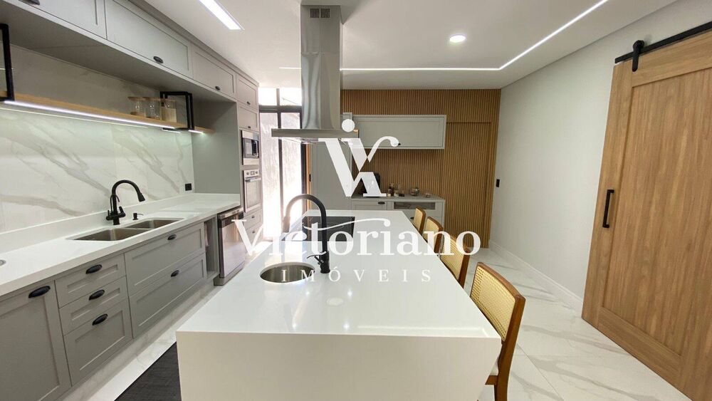 Casa, 3 quartos, 210 m² - Foto 1
