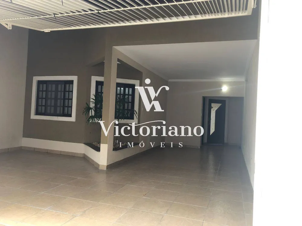Casa, 4 quartos, 235 m² - Foto 2