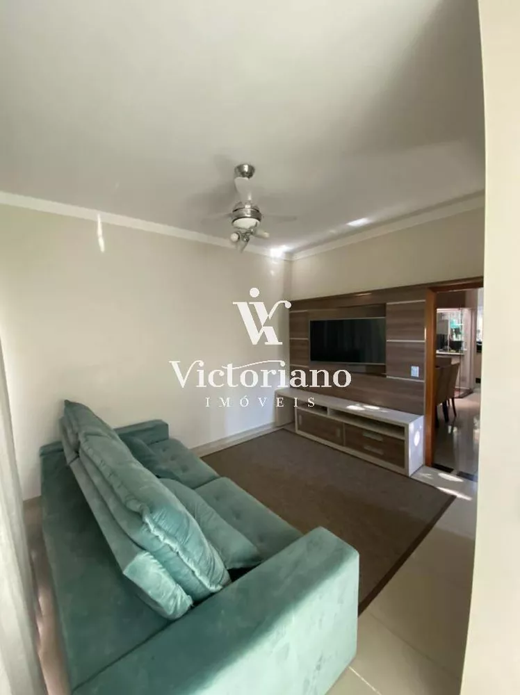 Casa à venda com 4 quartos, 187m² - Foto 4