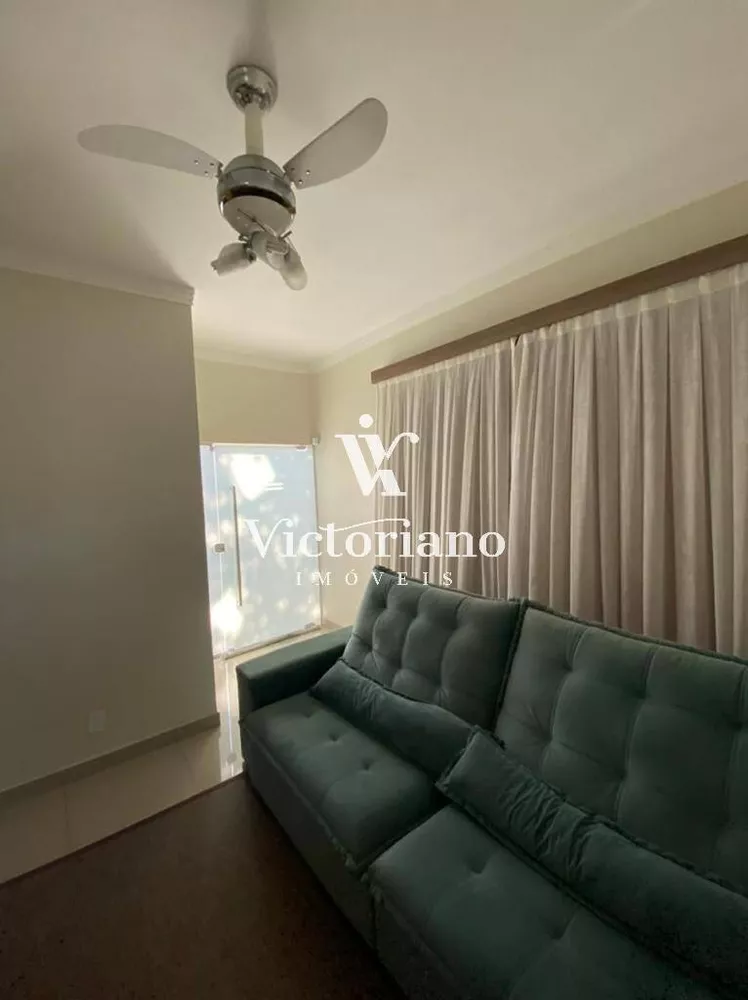 Casa à venda com 4 quartos, 187m² - Foto 3