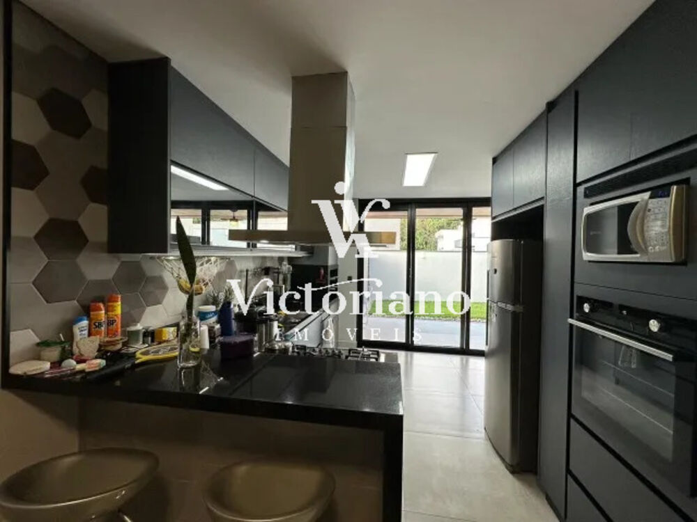 Casa de Condomínio à venda com 4 quartos, 182m² - Foto 2