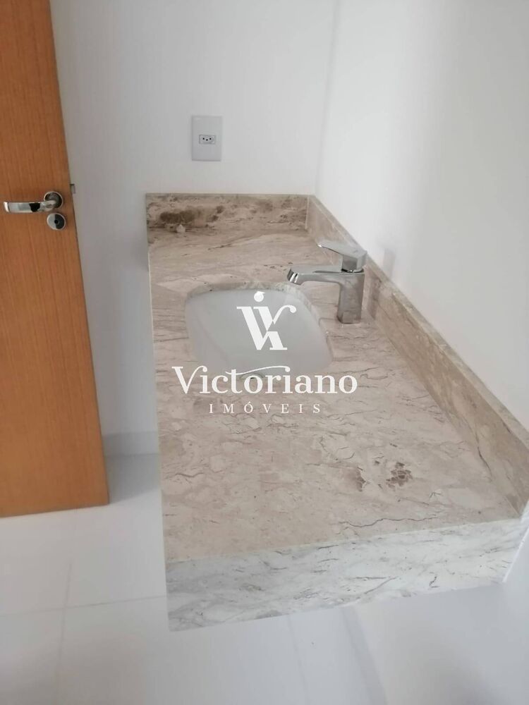 Casa de Condomínio à venda com 3 quartos, 214m² - Foto 2