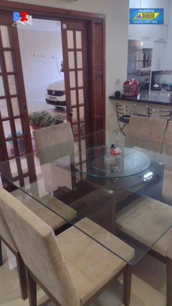 Casa, 3 quartos, 330 m² - Foto 1
