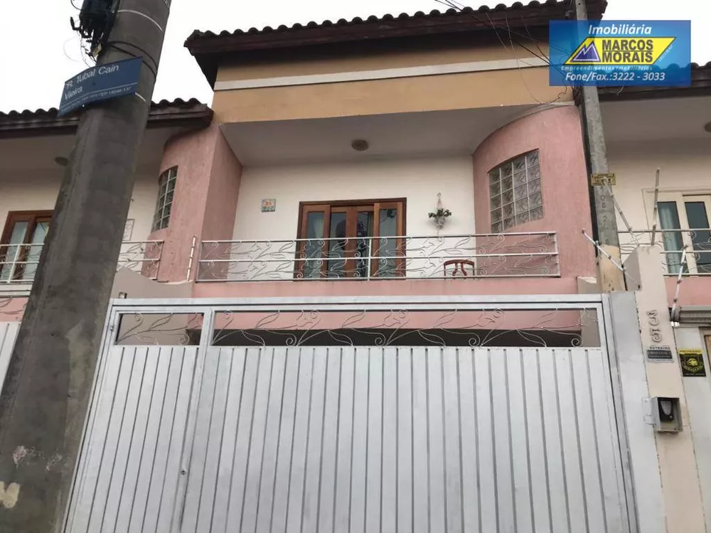 Casa à venda com 3 quartos, 130m² - Foto 1