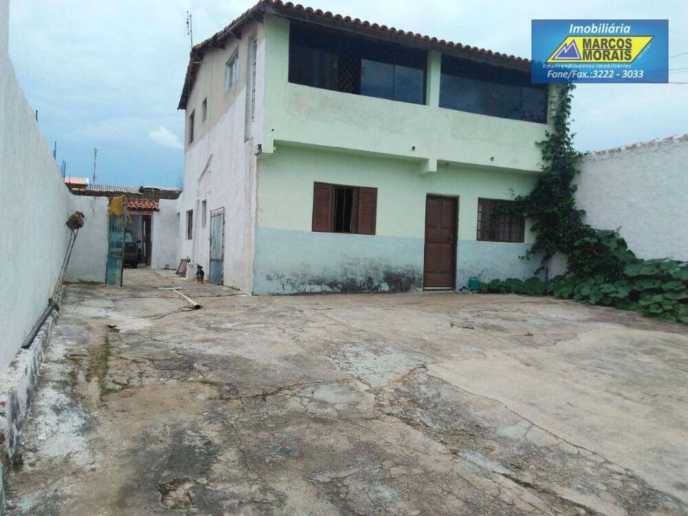 Casa à venda com 4 quartos, 144m² - Foto 1