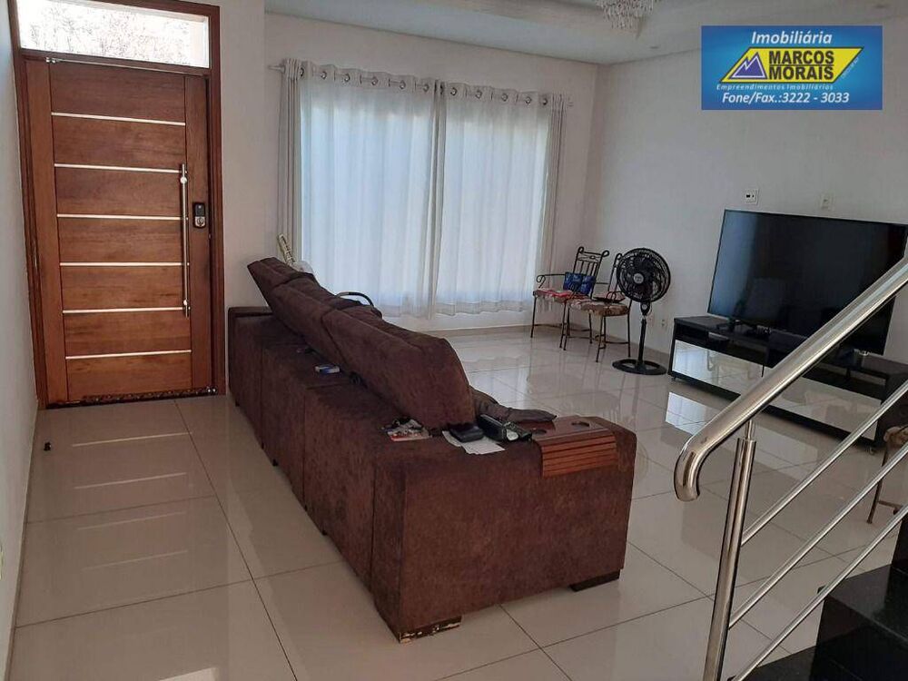 Casa, 3 quartos, 265 m² - Foto 1