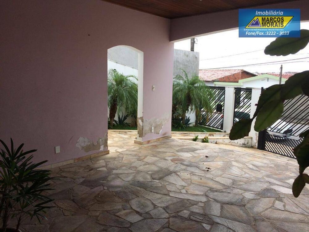 Casa, 3 quartos, 209 m² - Foto 1