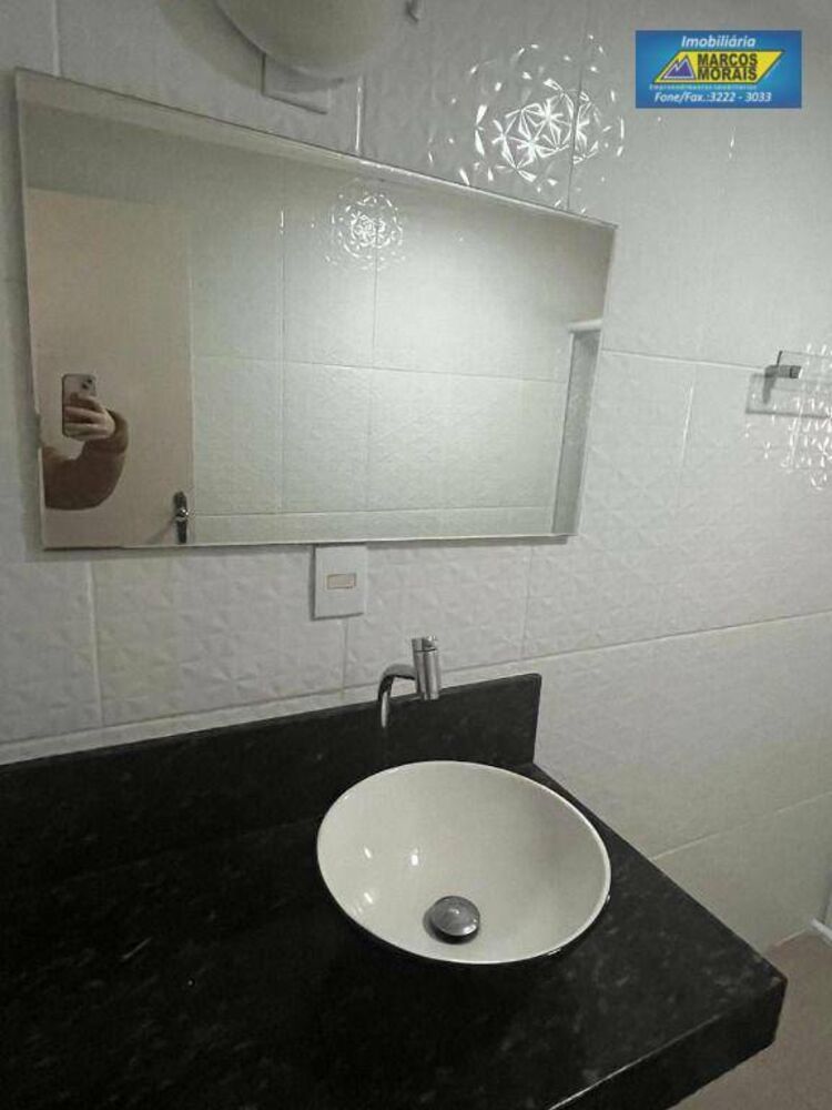 Casa à venda com 2 quartos, 276m² - Foto 2