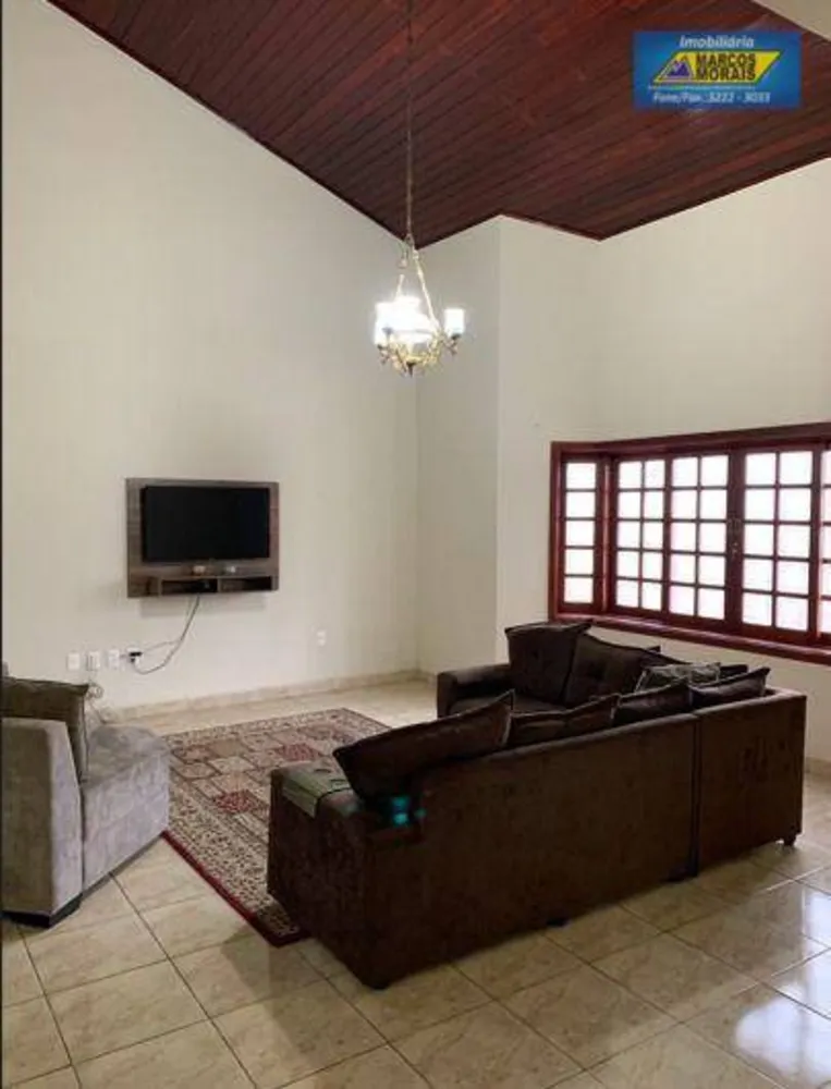 Casa, 3 quartos, 200 m² - Foto 2