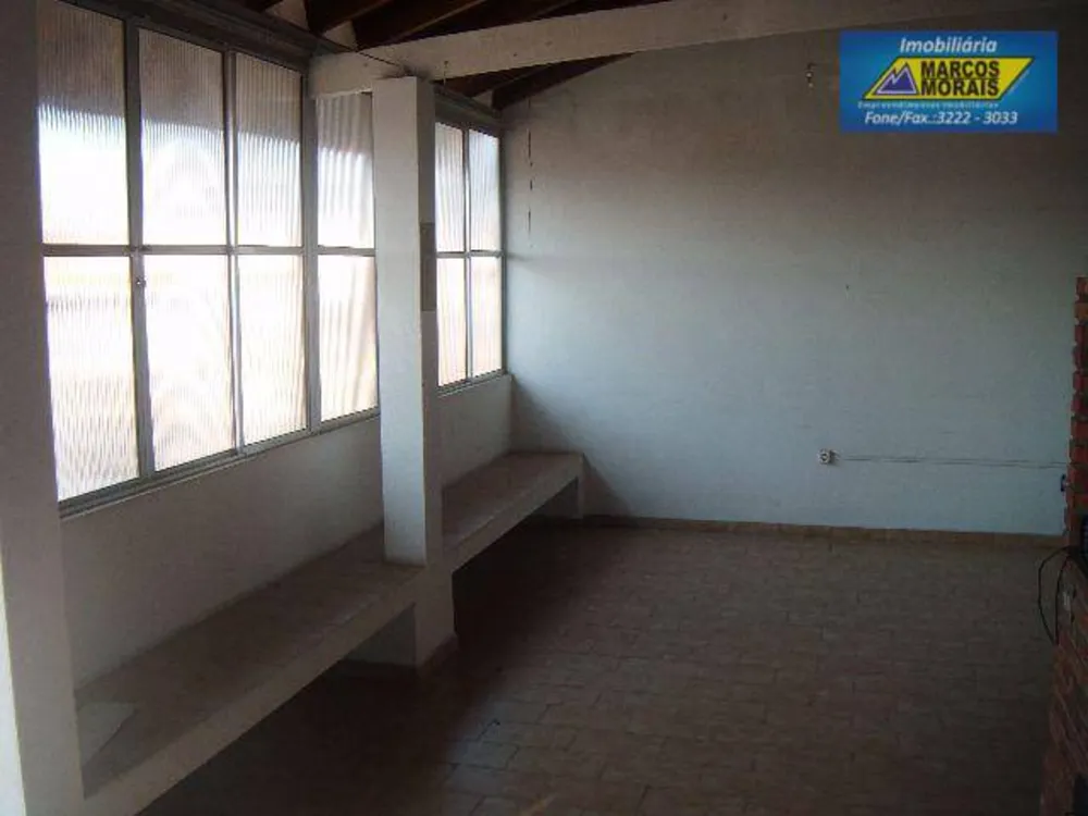 Casa, 4 quartos, 210 m² - Foto 2