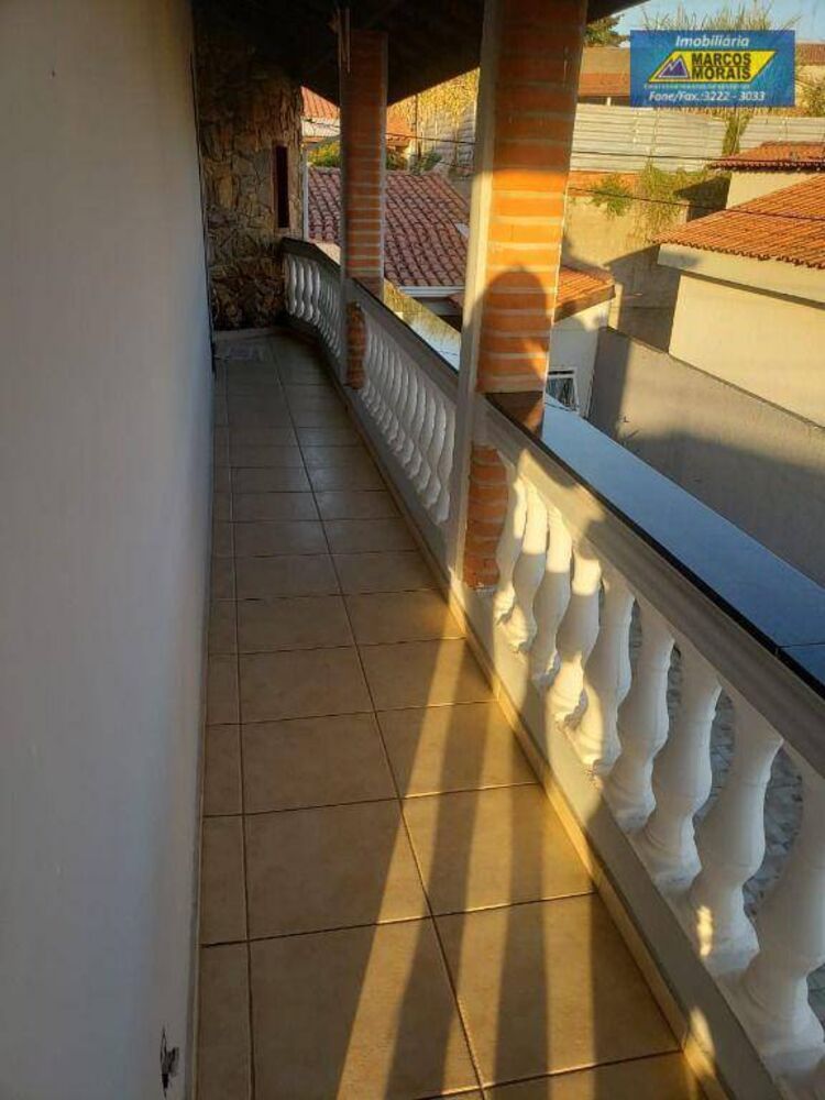 Casa, 5 quartos, 288 m² - Foto 2