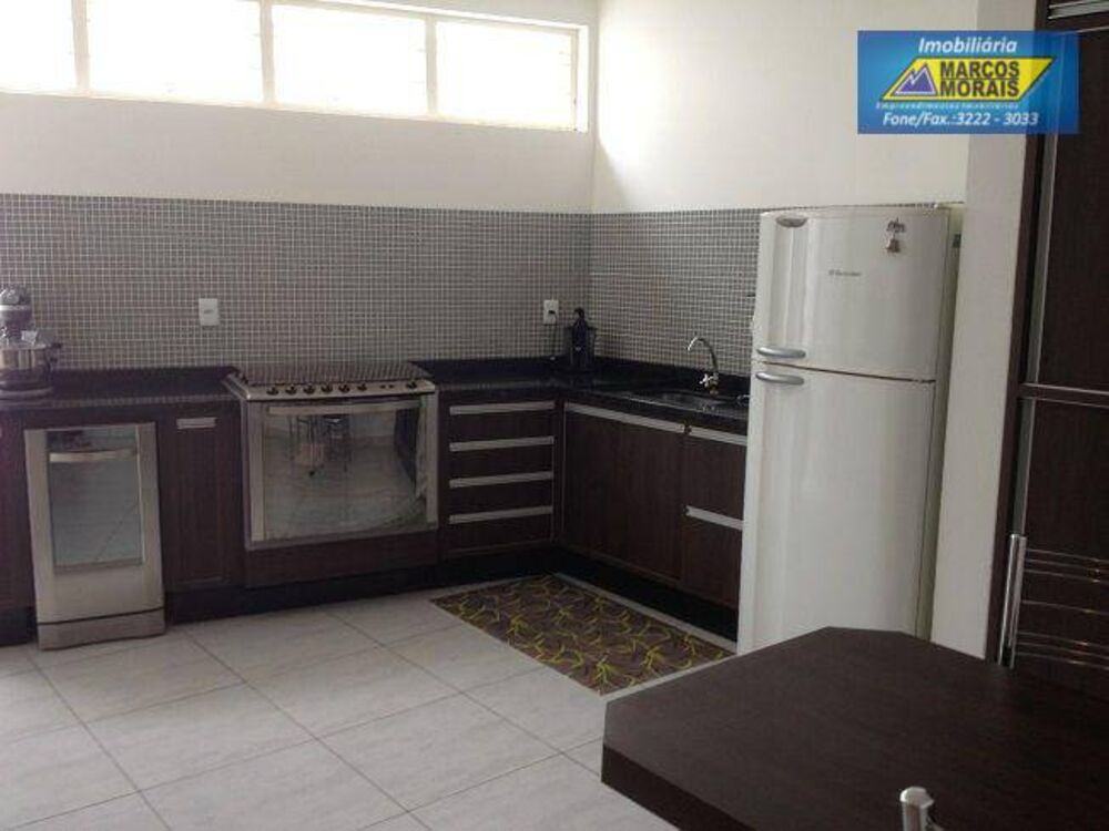 Casa, 4 quartos, 321 m² - Foto 1