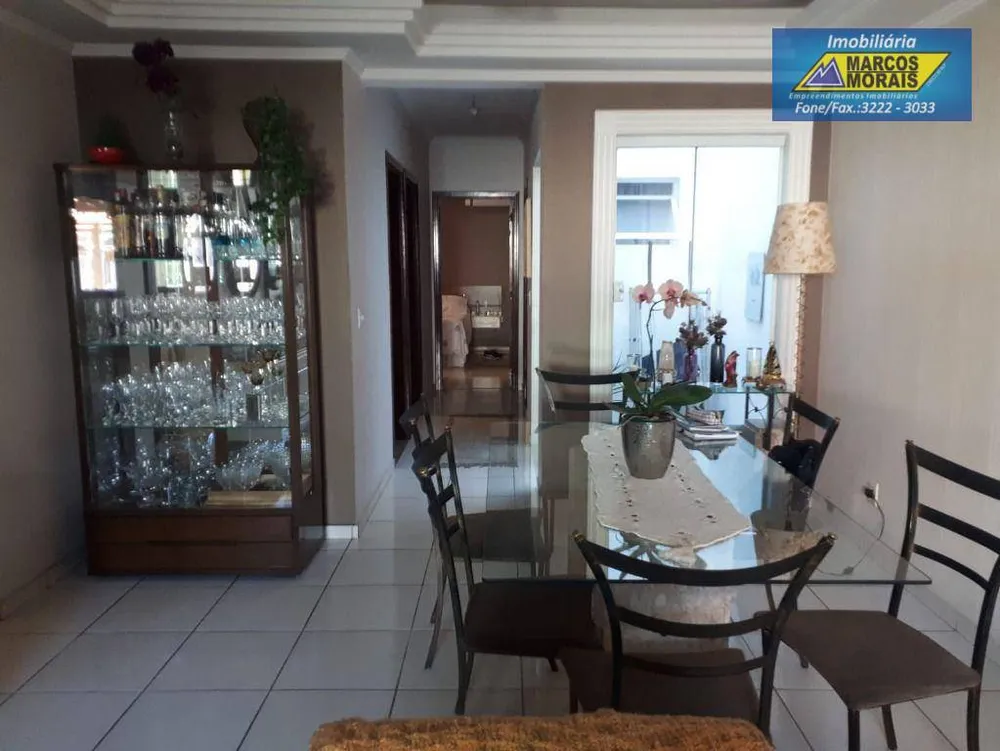 Casa, 3 quartos, 202 m² - Foto 2