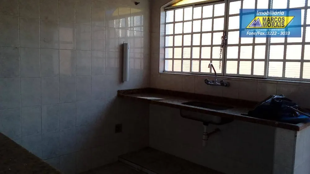 Casa, 2 quartos, 350 m² - Foto 2