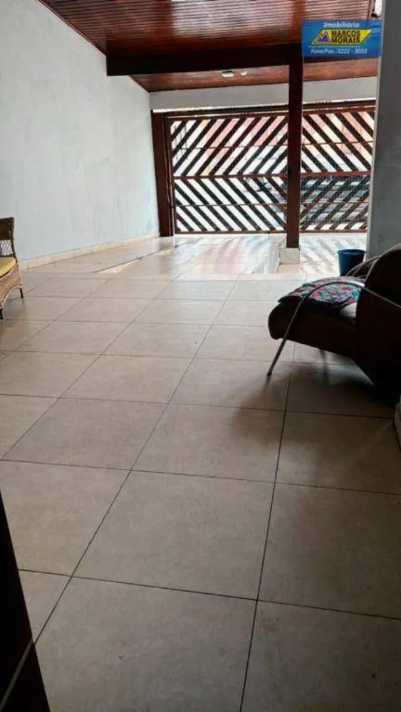 Casa, 4 quartos, 240 m² - Foto 3