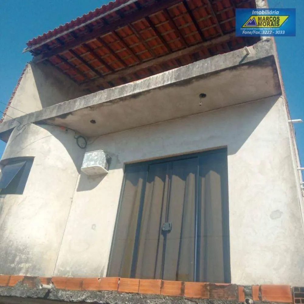 Casa, 3 quartos, 214 m² - Foto 1