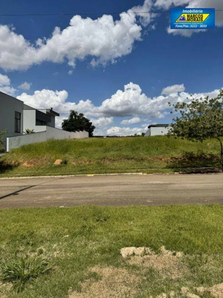 Loteamento e Condomínio, 1000 m² - Foto 1