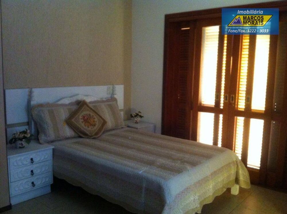 Casa de Condomínio à venda com 4 quartos, 560m² - Foto 5
