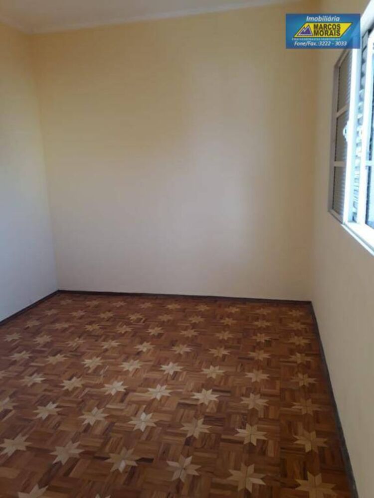 Casa à venda com 2 quartos, 120m² - Foto 1
