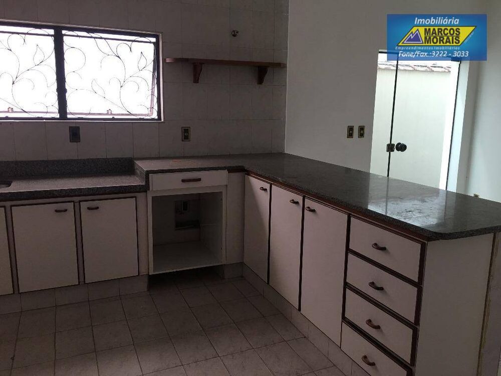 Casa, 3 quartos, 328 m² - Foto 2
