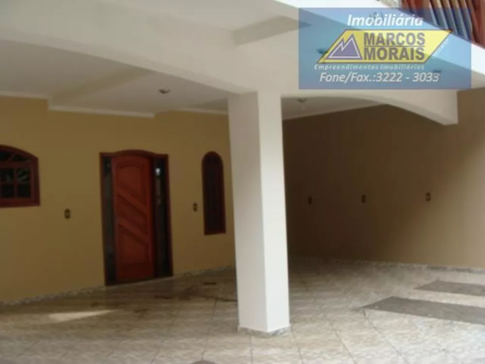 Casa à venda com 4 quartos, 200m² - Foto 2