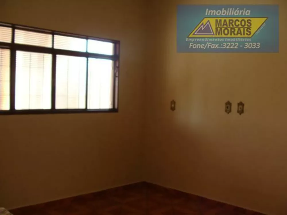 Casa à venda com 4 quartos, 200m² - Foto 12