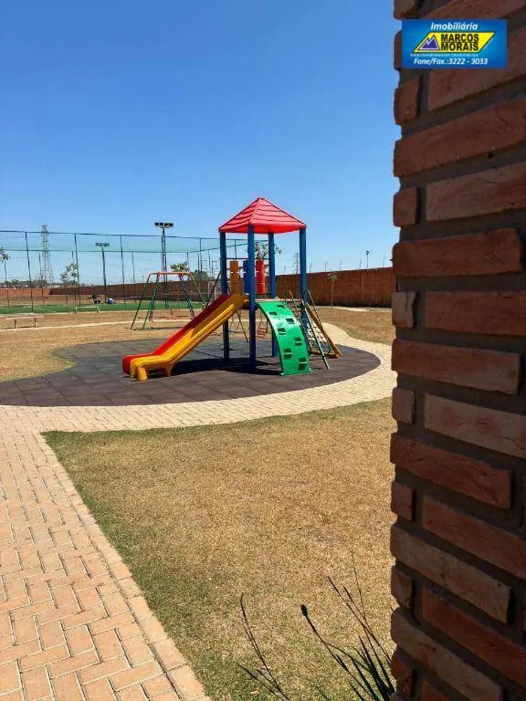 Loteamento e Condomínio, 250 m² - Foto 1