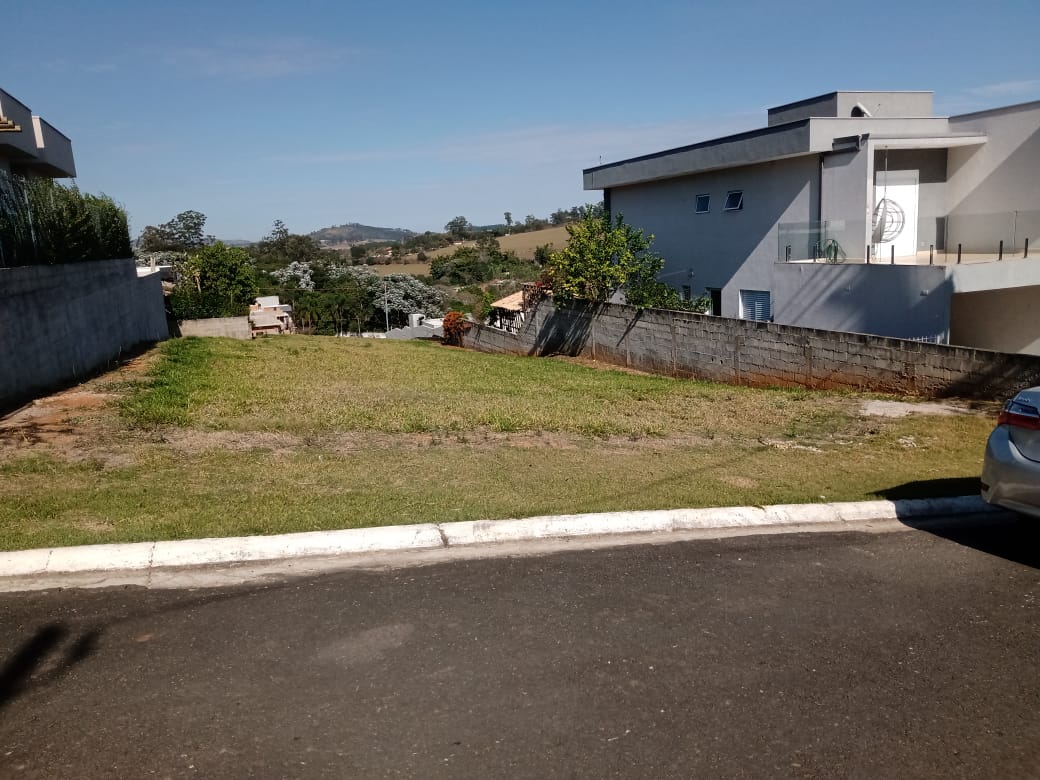 Terreno à venda, 600m² - Foto 1