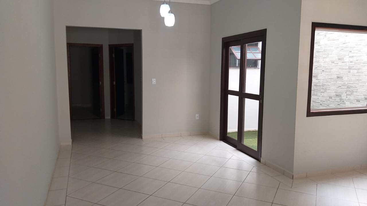 Casa para alugar com 2 quartos, 162m² - Foto 2