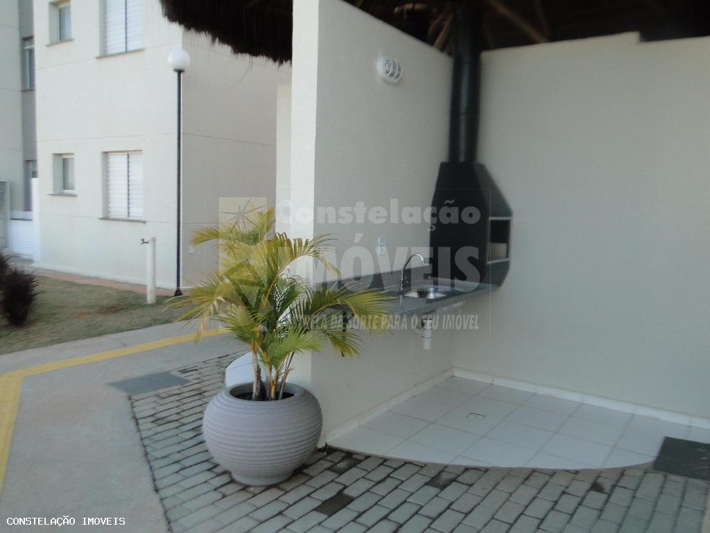 Apartamento à venda com 2 quartos, 44m² - Foto 11