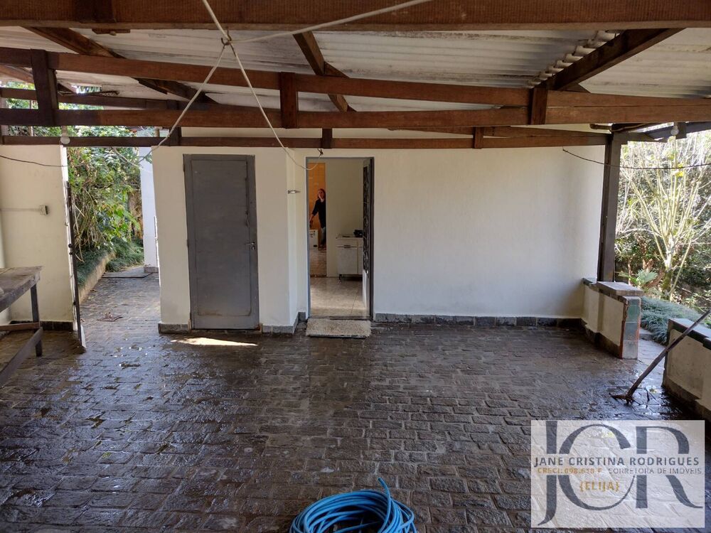 Casa à venda com 2 quartos, 110m² - Foto 1