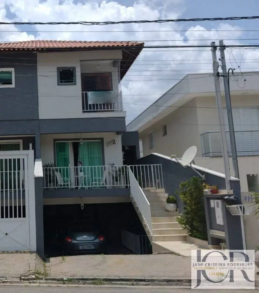 Casa de Condomínio à venda com 3 quartos, 240m² - Foto 1