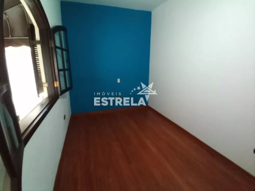 Casa à venda com 4 quartos, 240m² - Foto 2