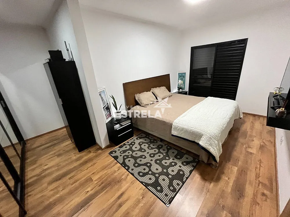 Casa, 3 quartos, 242 m² - Foto 1