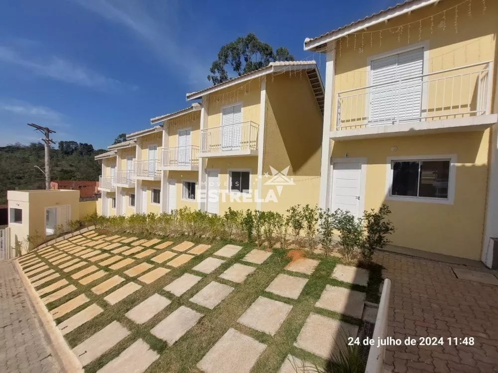 Casa à venda com 2 quartos, 50m² - Foto 1