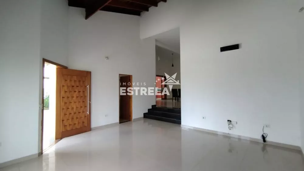 Casa à venda com 6 quartos, 285m² - Foto 4