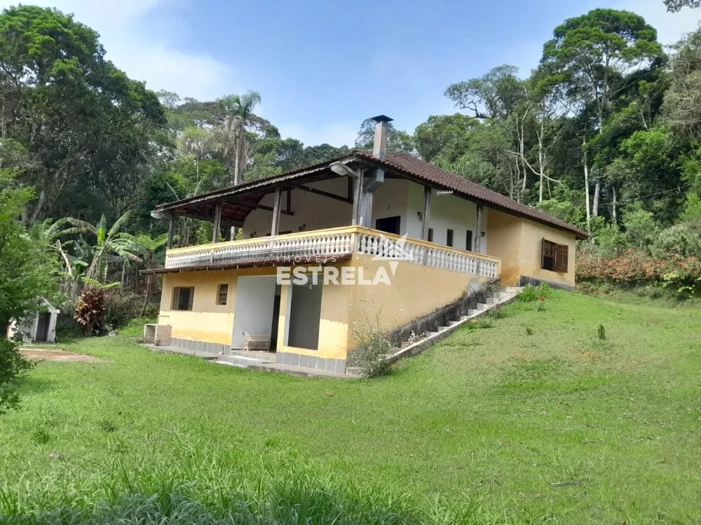 Fazenda à venda com 3 quartos, 160m² - Foto 1