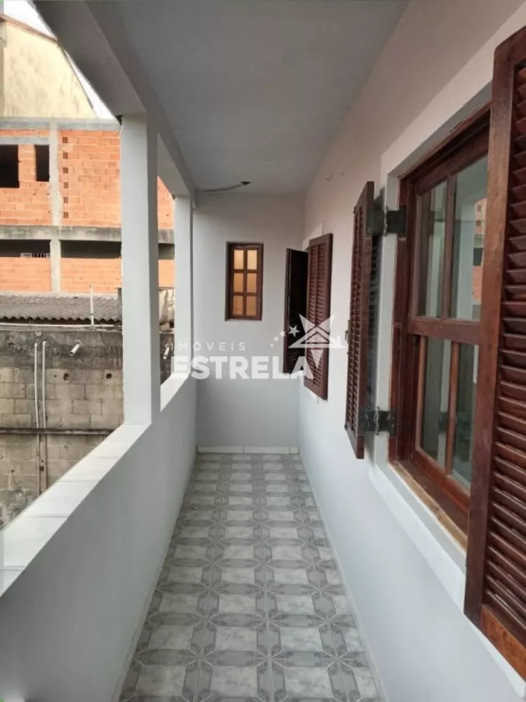 Casa à venda com 2 quartos, 157m² - Foto 1