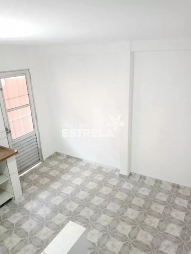 Casa à venda com 2 quartos, 157m² - Foto 2